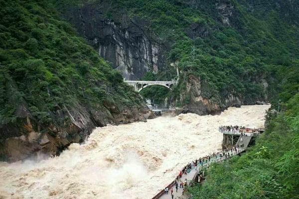 成都至大理旅游攻略(成都至大理旅游攻略路线)