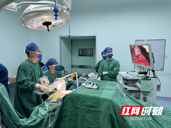除瘤不留痕，保住天鹅颈！南华医院甲乳外科团队开展多例“无痕”甲状腺癌根治术