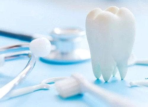 牙齿拍片子要多少钱？牙齿拍片检查不同方式价格有差异，范围从20到500元不等！