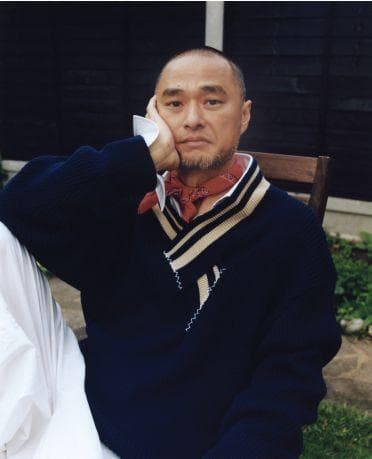 53岁狠人冯唐：聪明的中年人，学会以“躺”的姿势“卷”，步步稳赢