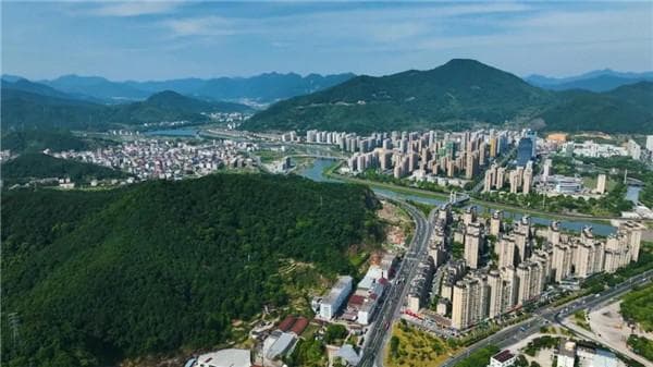 三门县：从百亿产值到“中国冲锋衣服装名城”的产业蝶变