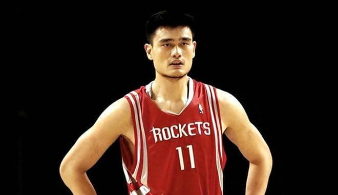 退役13年，姚明每年能从NBA拿到多少退休金？普通人望尘莫及