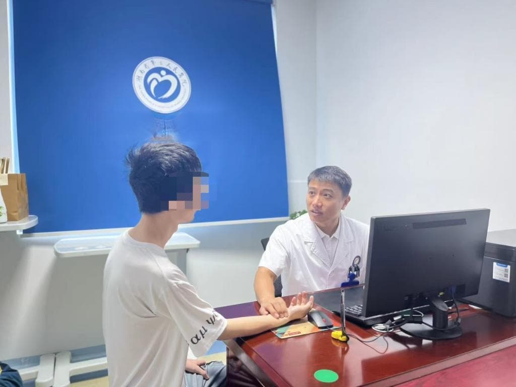 痛风年轻化趋势加剧，青少年高尿酸血症患病率超两成