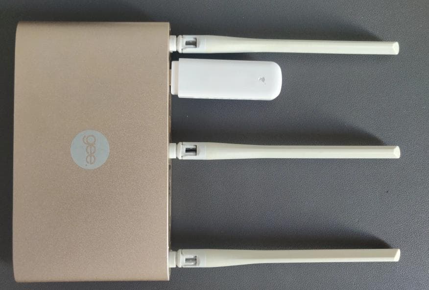 随身WiFi通过USB连接路由器共享网络 扩展网络覆盖范围