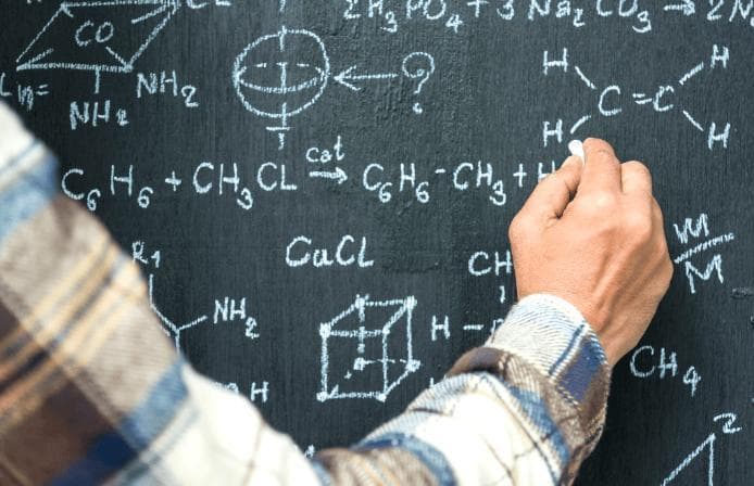 数学与应用数学专业的职业规划：你该选择哪条发展道路？