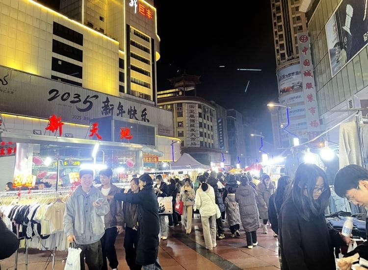 从摊位规范到体验升级 解码芦淞夜市百万月销的"夜密码"