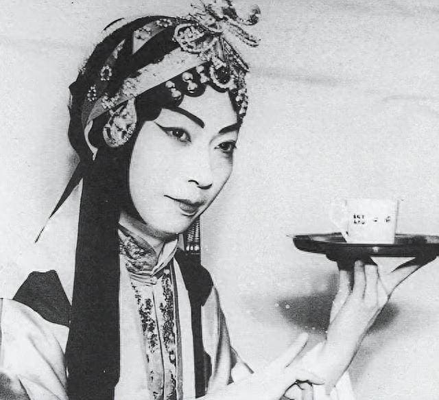 梅兰芳蓄须明志：八年抗战誓死不登台，去世后天安门降半旗