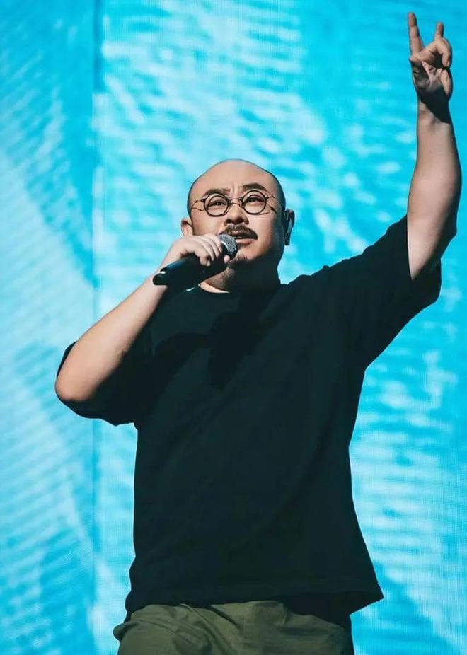 刀郎合肥唱《德令哈一夜》，隐含天才诗人爱情悲剧，那么“姐姐”是谁
