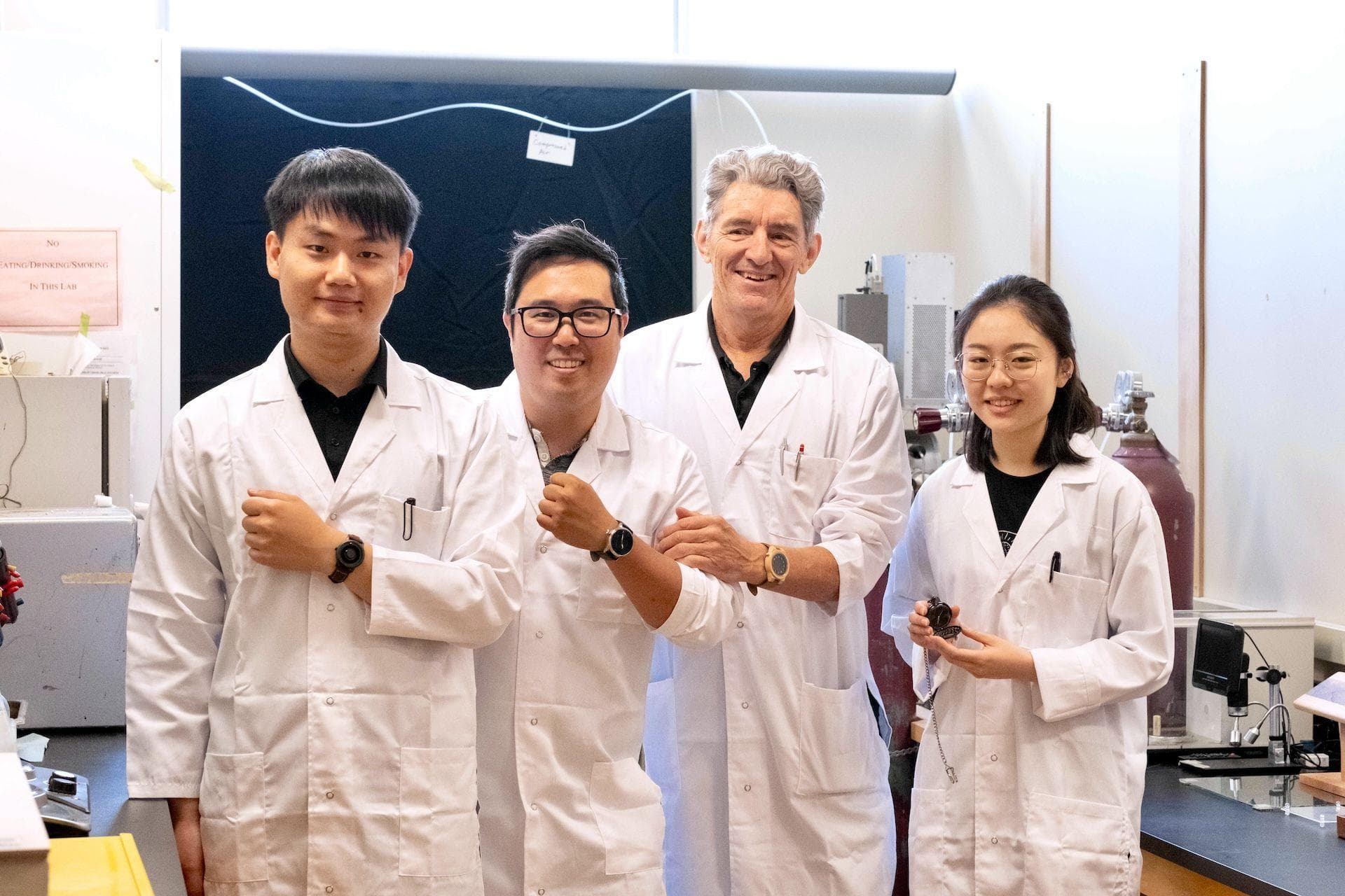99%光吸收率，新型超黑木材Nxylon实现绿色制备