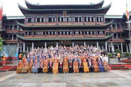绚丽灯彩点亮千年古刹，南华禅寺系列文化活动正式启幕