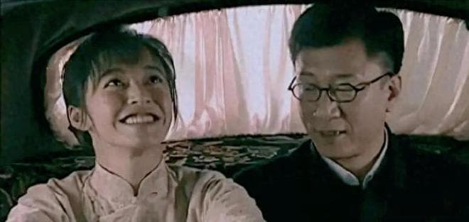 余则成的情感迷局：从假夫妻到真感情的信仰考验