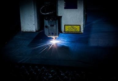 切割界的三剑客：火焰、等离子与激光，谁才是你的金属加工神器？