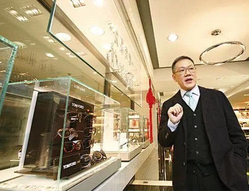 富不过三代！资产800亿的地产豪门，快被二代接班人卖光了？