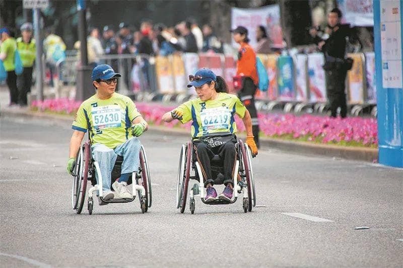 运动摄影中的角度选择与情感共鸣