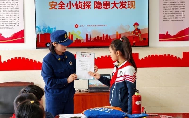 山东各地广泛开展“全国中小学生安全教育日” 消防主题宣传活动