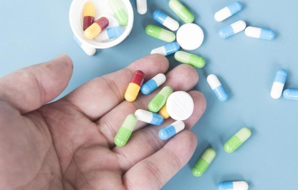 服用降压药，脚肿、牙龈发炎了怎么办，能换成什么药？