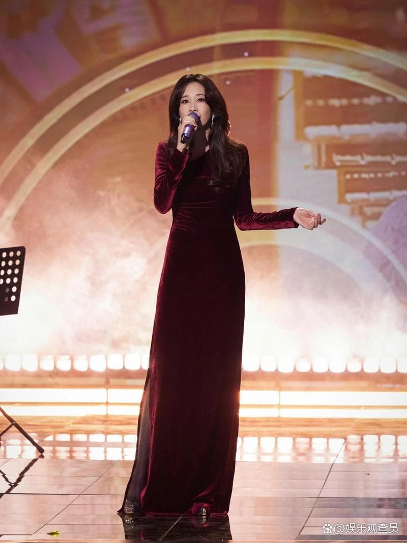 只听莫文蔚歌声醉人，却不知每首金曲背后都藏着娱乐圈的秘密？