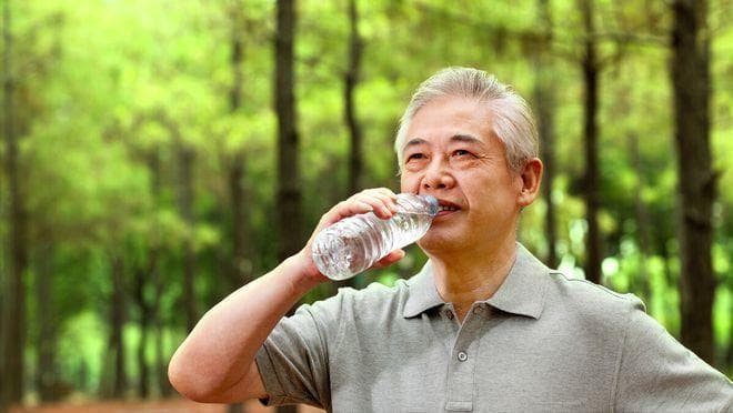 告别“多运动多喝水”误区，50岁后这样养生才有效