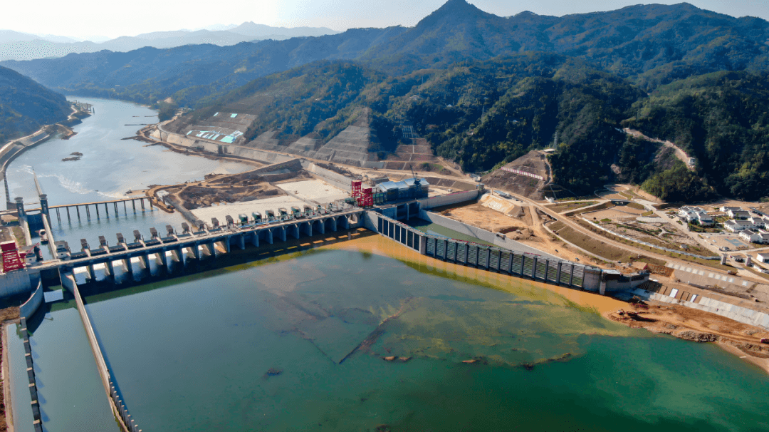 无人机助力水利工程建设：高效、精准、安全