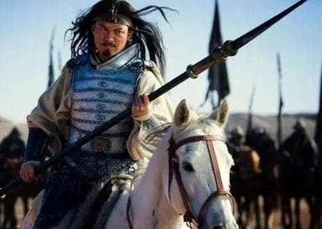 古代士兵的武器选择与战术应用