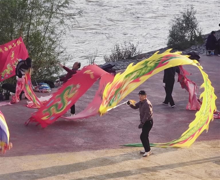 如何发展银发经济，更好满足多样化养老需求？听代表委员怎么说