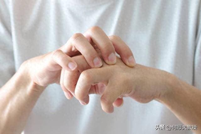 手指僵硬肿胀？四招助你轻松缓解！