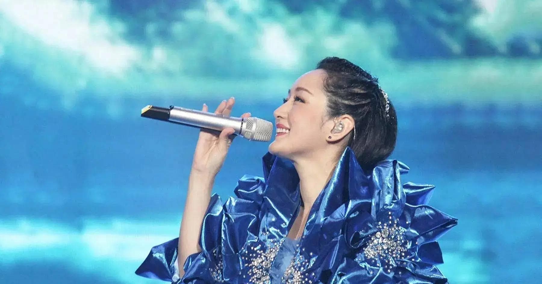 杨钰莹：歌坛天后，甜美嗓音，魅力四溢，乐坛传奇，永放光彩！