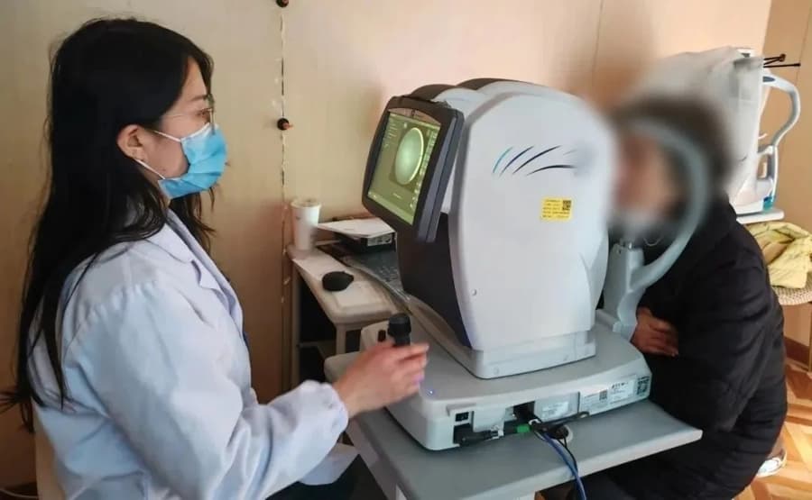 低视力康复与眼底病门诊，为黄斑病变患者提供精准康复方案
