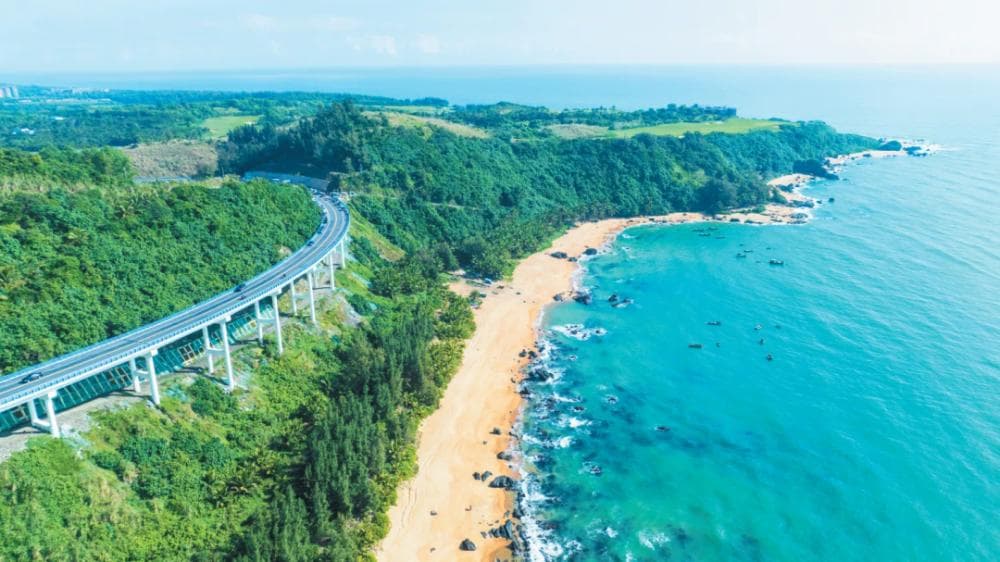 海南：依山向海，海天之南！