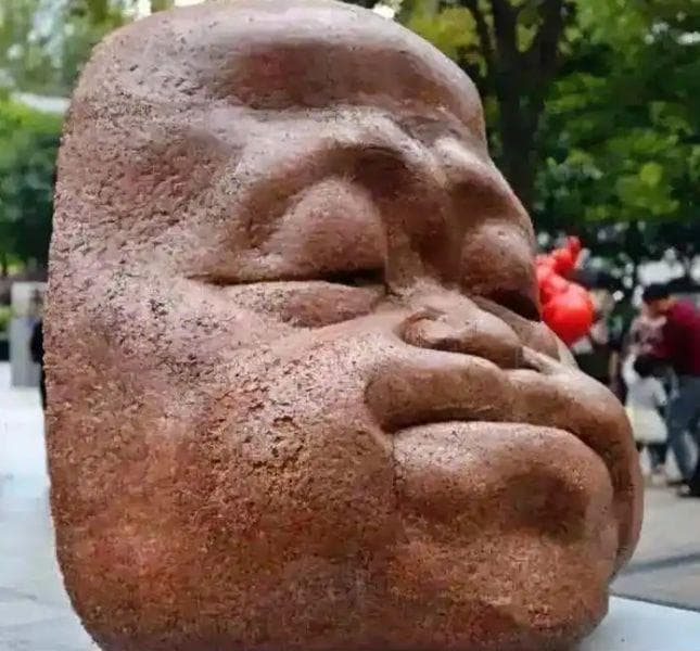 为何莫言争议不休——文化镜像下的多面博弈
