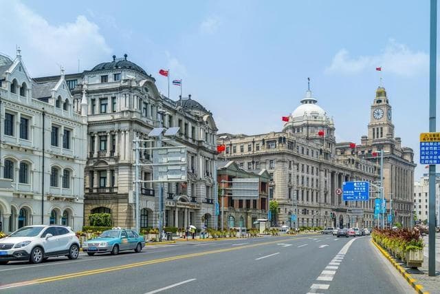 上海房价现状与未来趋势：从峰值13万跌至6万？