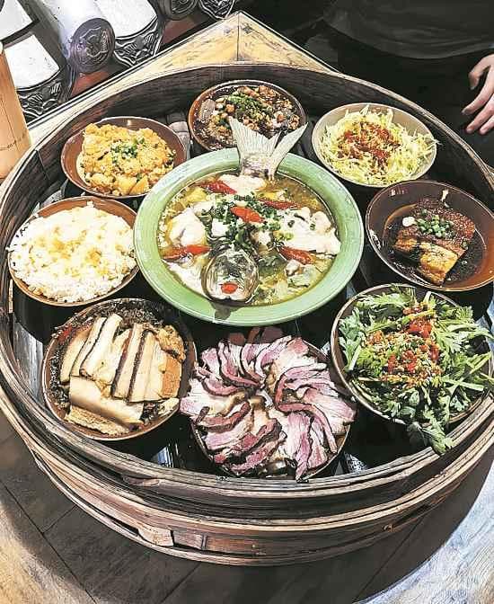 吃九碗佳宴、看非遗好戏、逛年味市集 安仁古镇年味浓浓