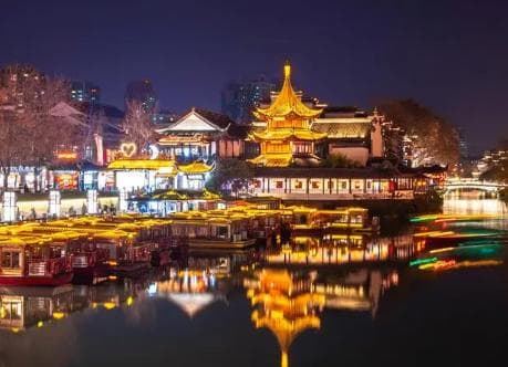 六朝古都南京：历史的印记与文化的传承