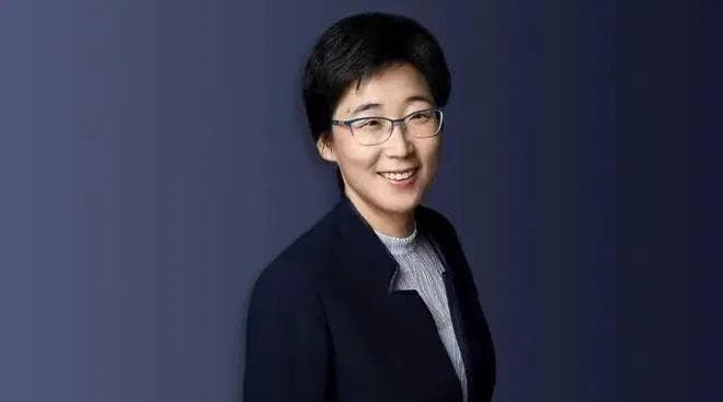 拿下张勇的神秘女人，是她