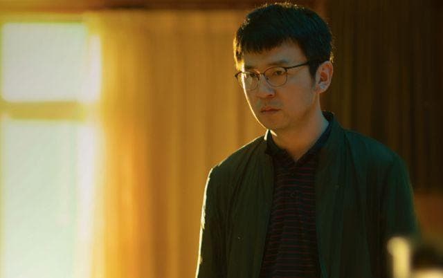 读完《坚如磐石》原著，也就读懂了张艺谋的投机取巧