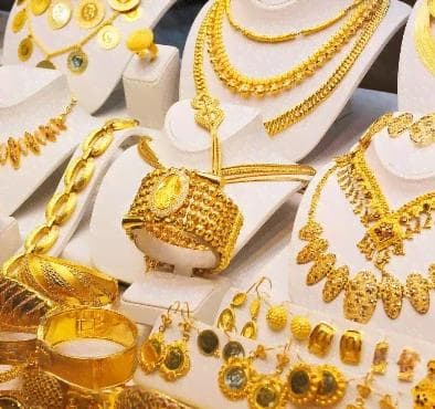 金首饰是否适合佩戴？如何选择适合自己的金饰品？