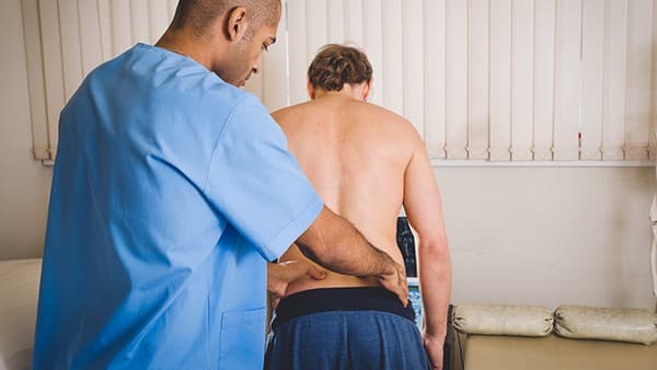 硬膜囊受压的症状、原因及治疗方法