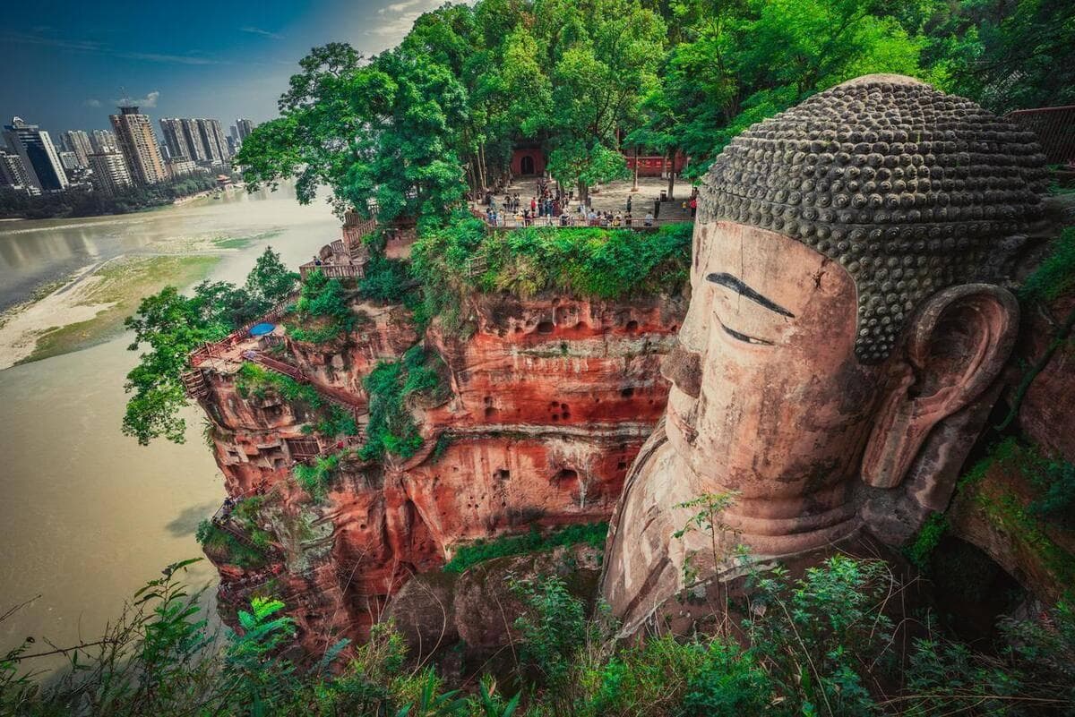 峨眉山和乐山大佛：中国的世界文化遗产
