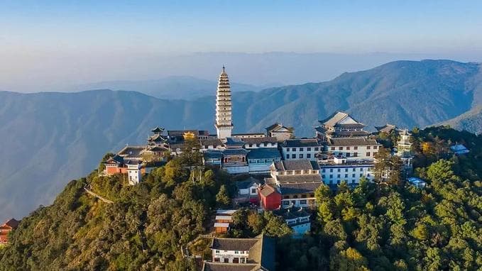 宾川5日游：鸡足山、杨柳村草甸等景点全攻略