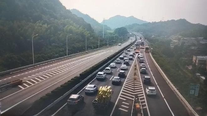 杭州东站满满都是人！朋友圈已经“堵了”！网友：你预判了我的预判