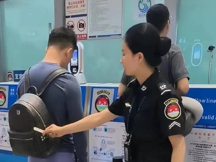 坐飞机过安检时擦的小纸片到底是啥？