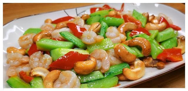 虾仁黄瓜炒腰果：家常做法与营养价值详解
