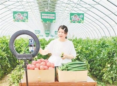 手机成为新农具——农村电商直播正成为中牟乡村振兴新引擎