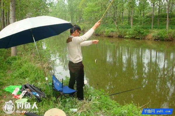 野钓实用的两款自制鲫鱼饵料配方
