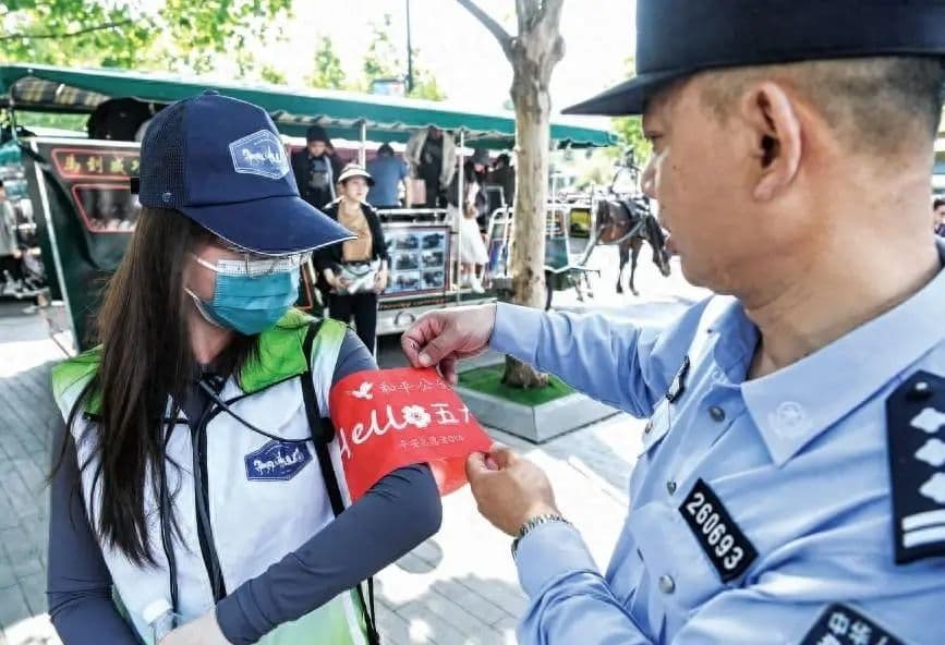 和平公安：群防群治，“红袖标”闪耀五大道