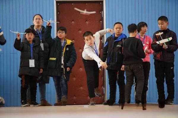 从"波音少年"到首位00后"梦想助教"：许歆华的航空科普之路