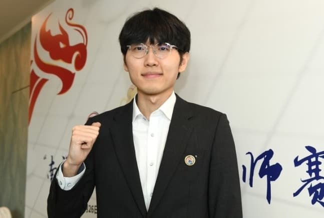 申真谞追平古力、柯洁成八冠王 韩媒：韩国骄傲、棋坛霸主，将成历史第1人