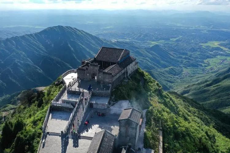 强烈建议拥有一个成长型爱好——爬山，是人生不可或缺的篇章