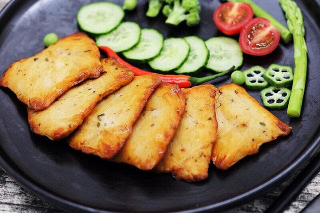即食鸡胸肉健康吗？鸡胸肉的功效与作用及禁忌全解析