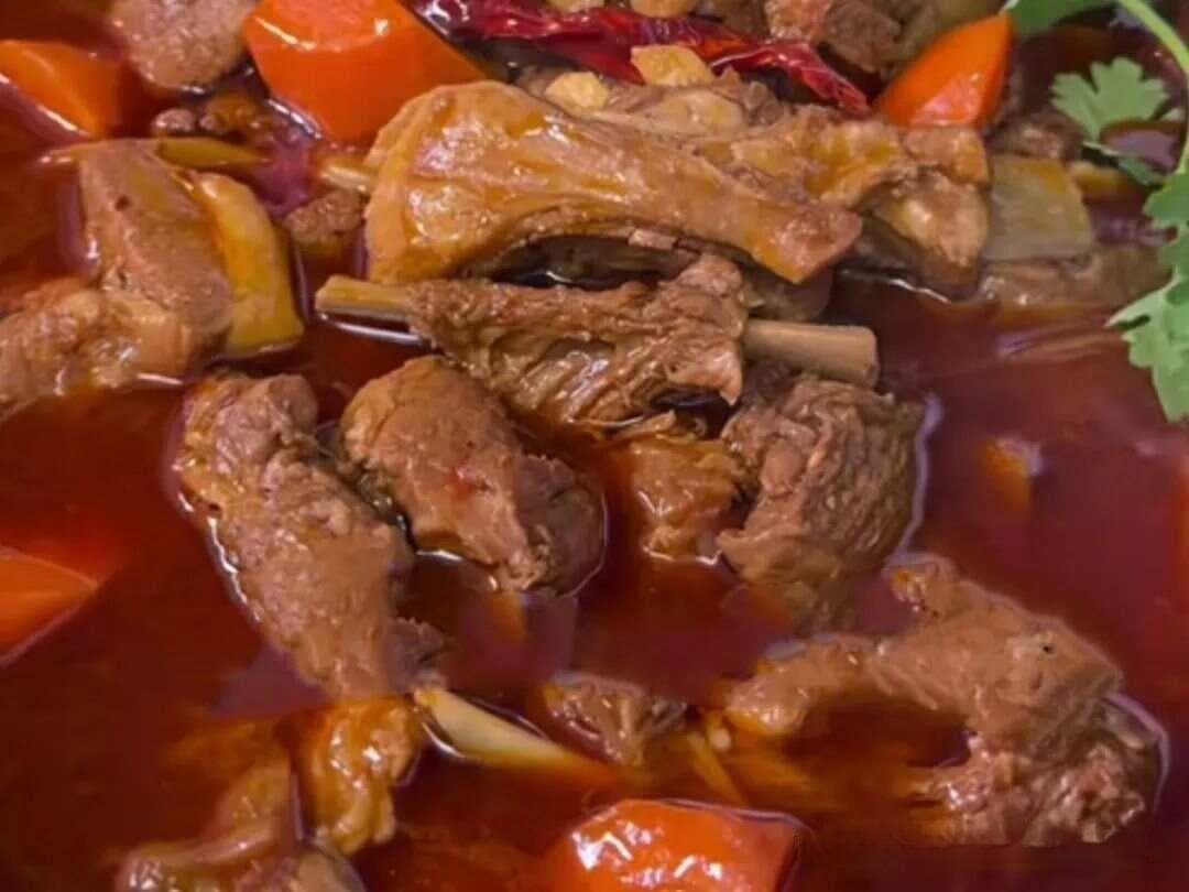 这才是红焖羊肉的正宗做法，不膻不柴Q弹软嫩入味，解馋又过瘾